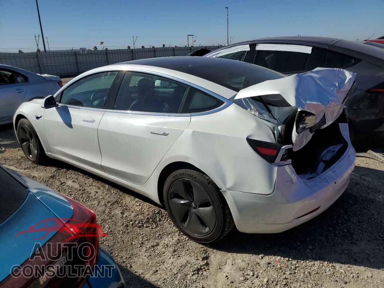 TESLA MODEL 3 2020 - 5YJ3E1EA5LF707235