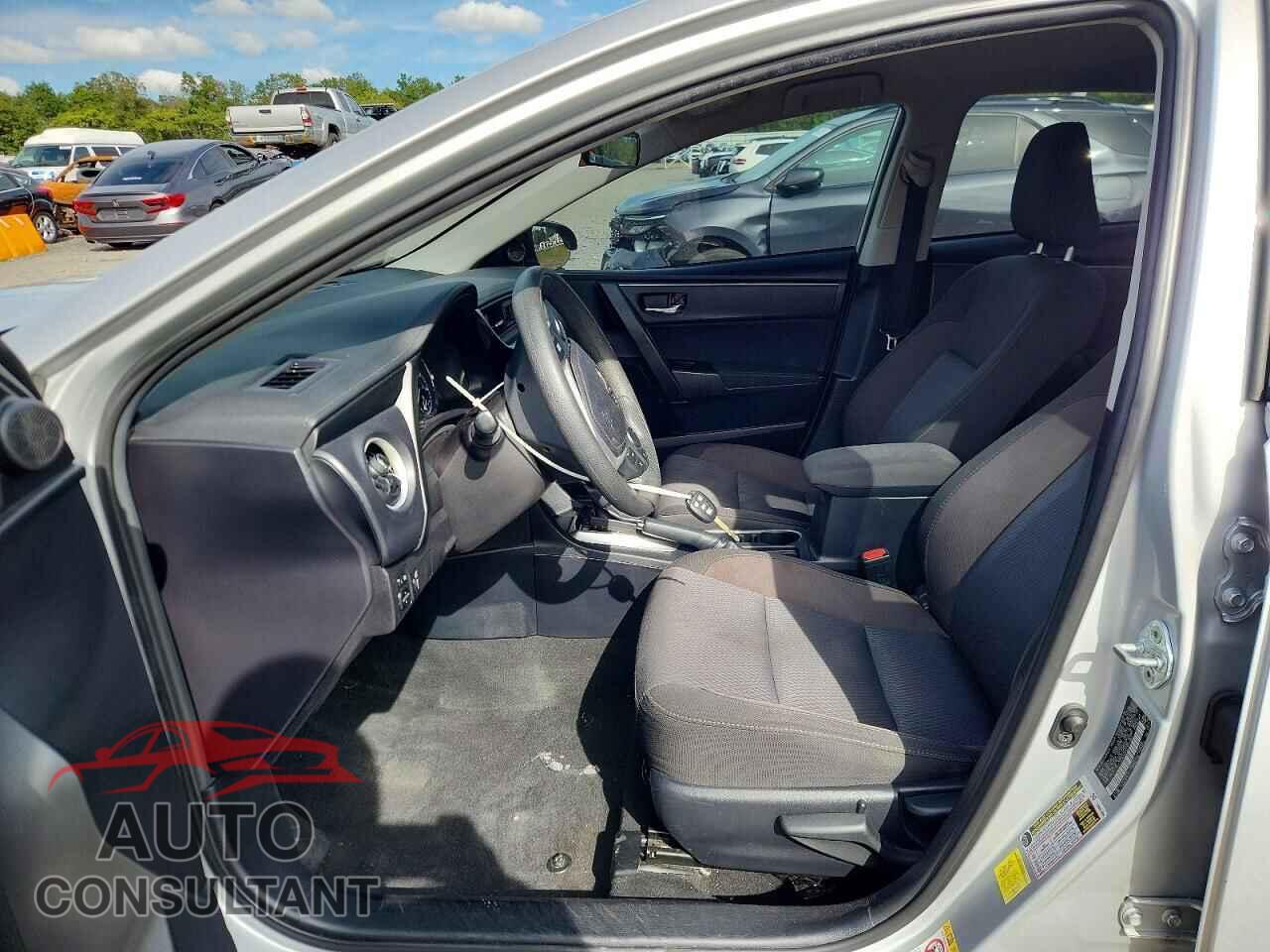 TOYOTA COROLLA 2017 - 2T1BURHEXHC812201