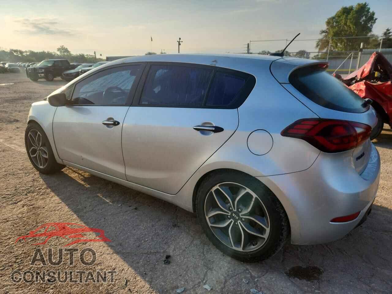 KIA FORTE5 SX 2014 - KNAFZ5A33E5239524