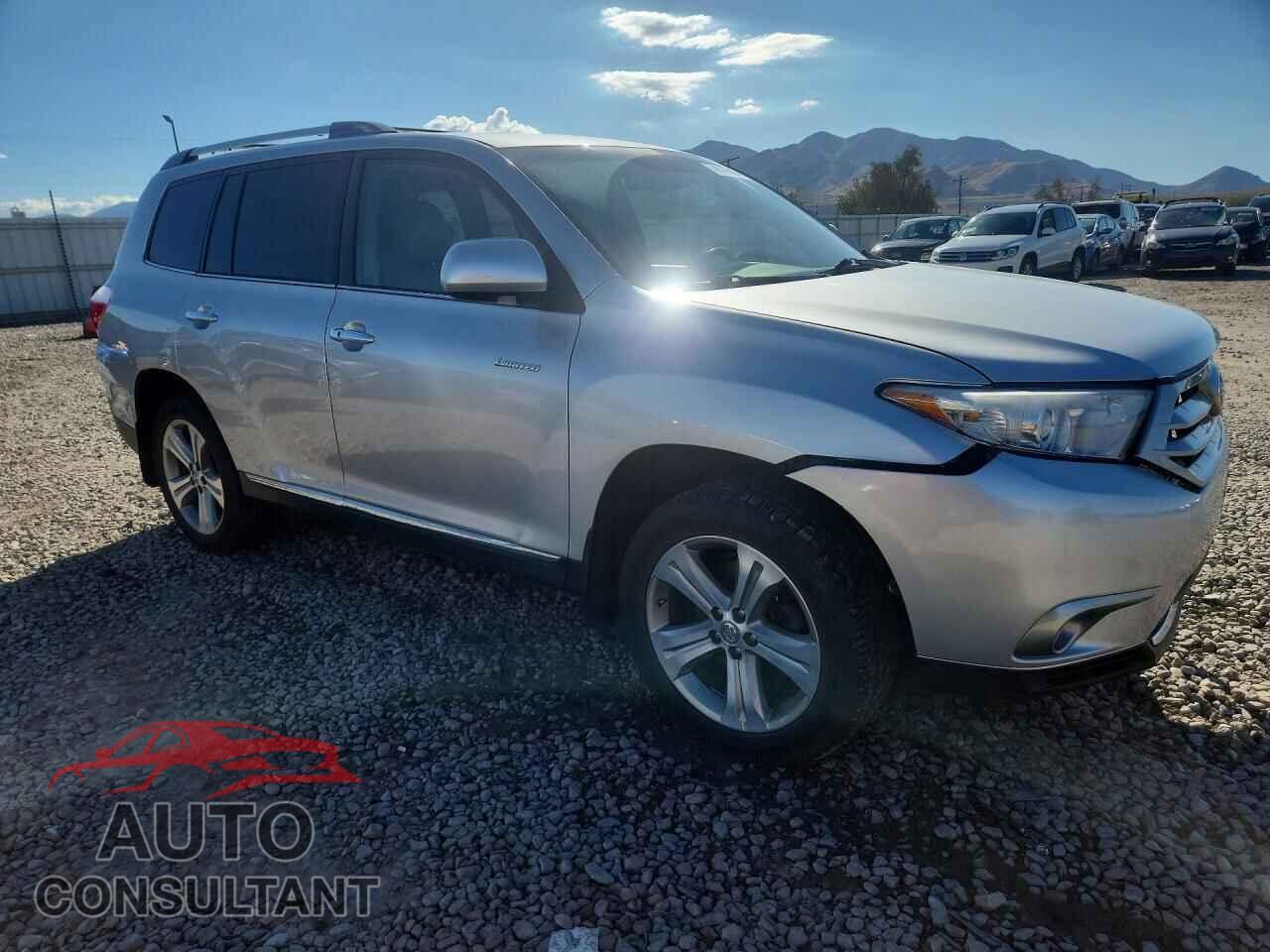 TOYOTA HIGHLANDER 2013 - 5TDDK3EH8DS237107