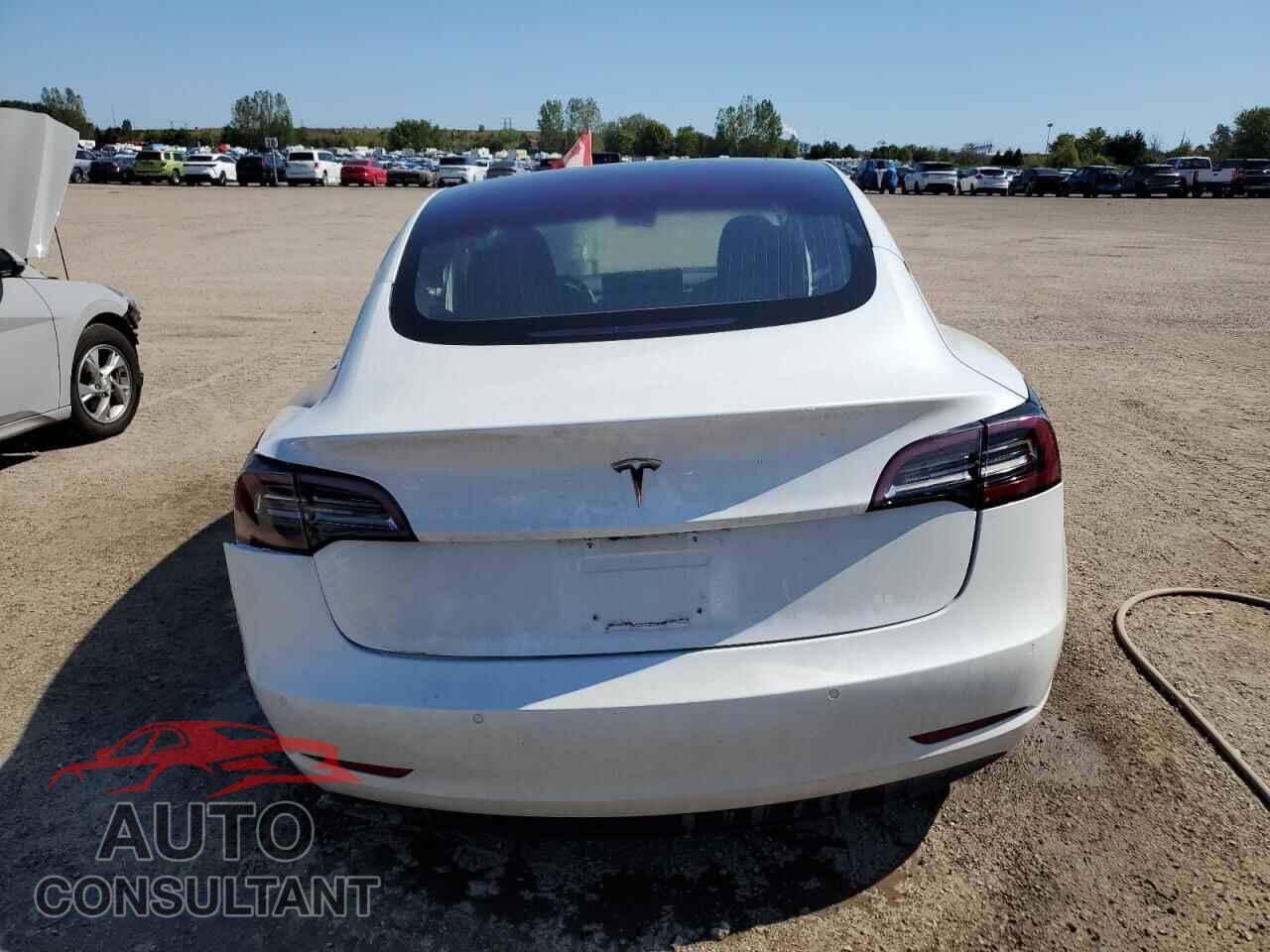 TESLA MODEL 3 2018 - 5YJ3E1EA8JF027861