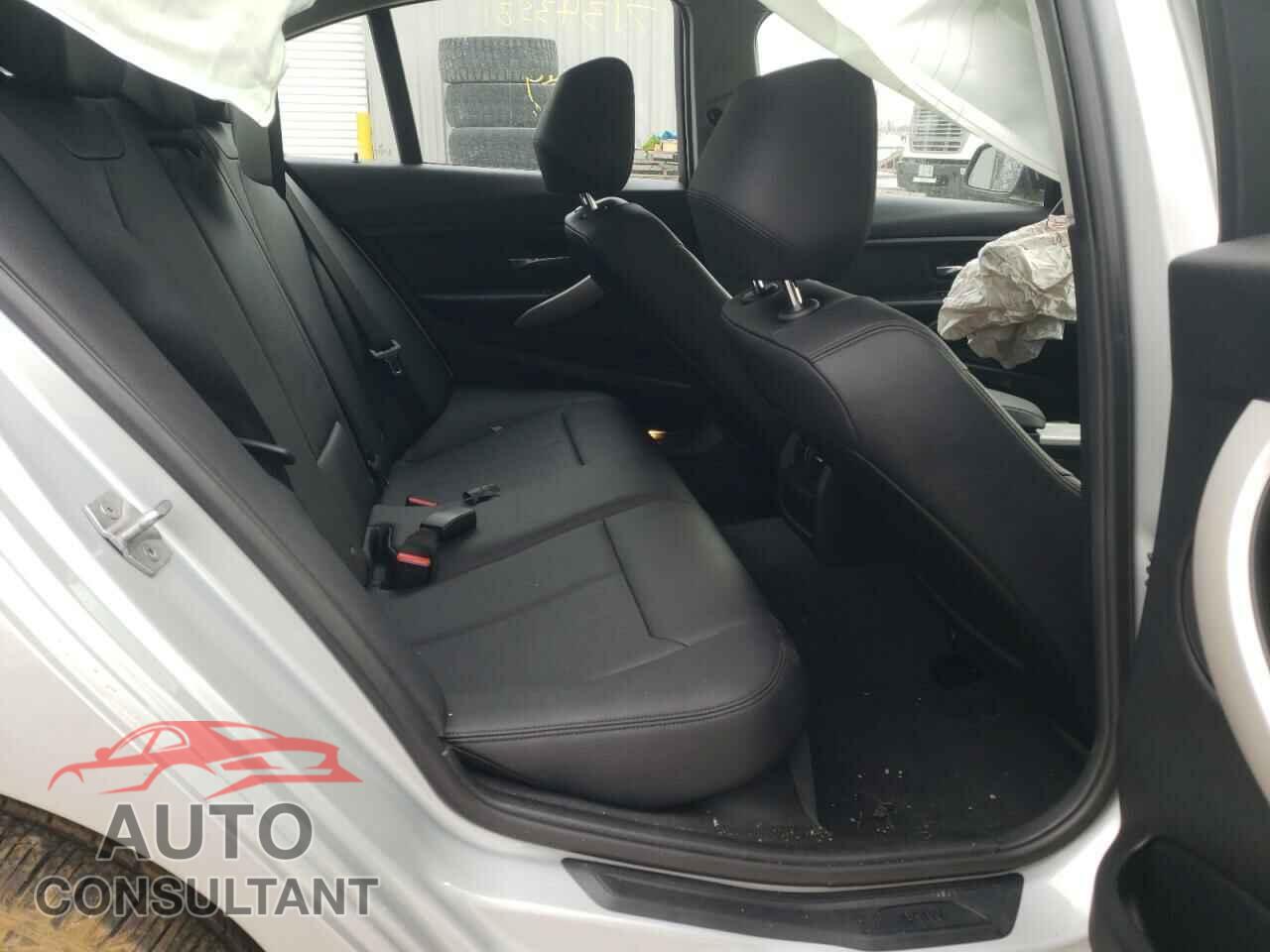 BMW 3 SERIES 2016 - WBA8E5G50GNU21164