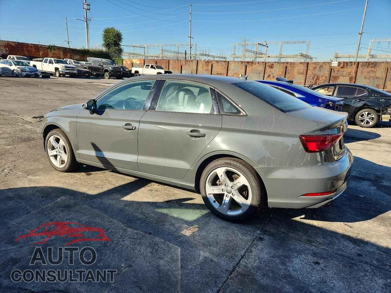 AUDI A3 2017 - WAUB8GFF0H1057596