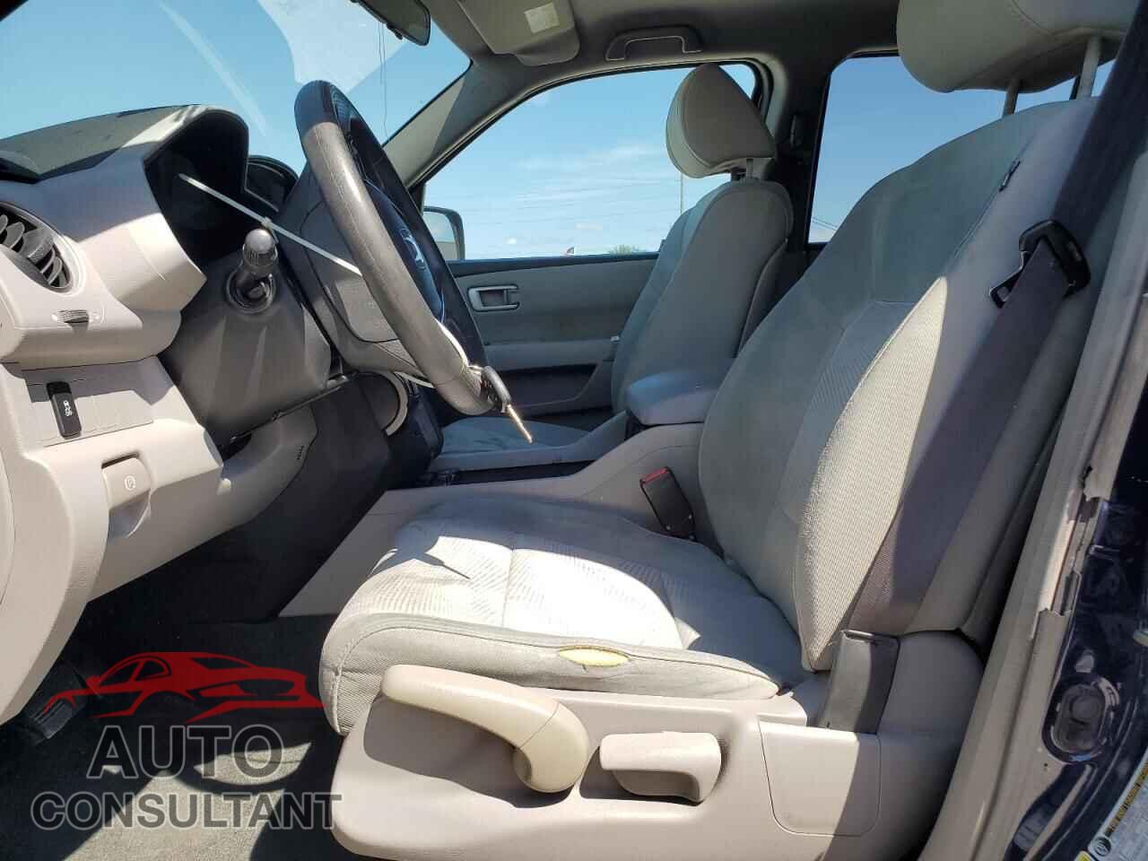 HONDA PILOT 2015 - 5FNYF3H25FB008176