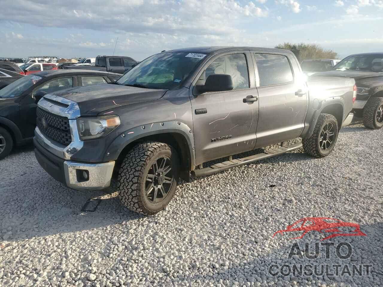 TOYOTA TUNDRA 2019 - 5TFDY5F11KX778017