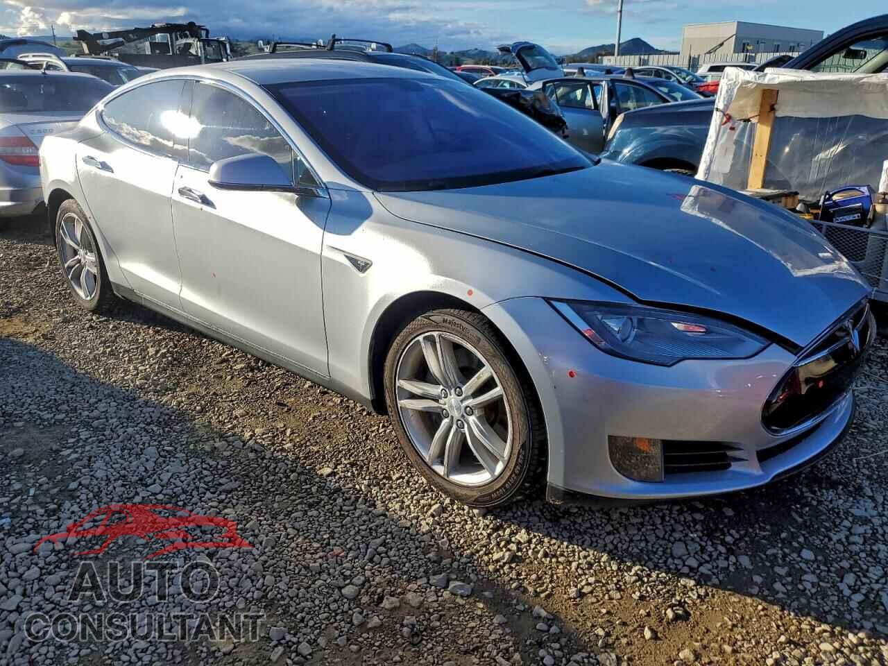 TESLA MODEL S 2013 - 5YJSA1AC8DFP10906