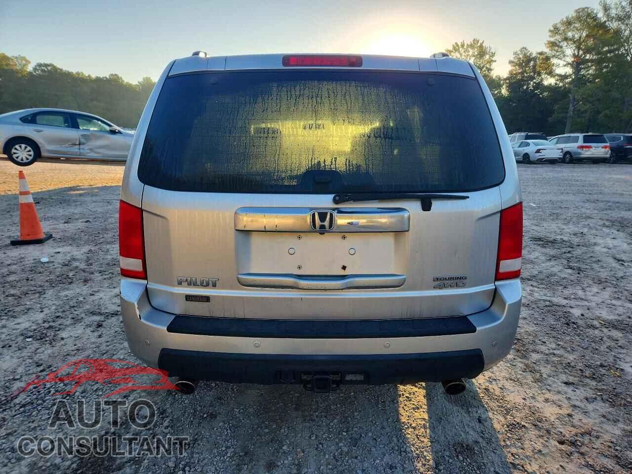 HONDA PILOT 2011 - 5FNYF4H94BB018680