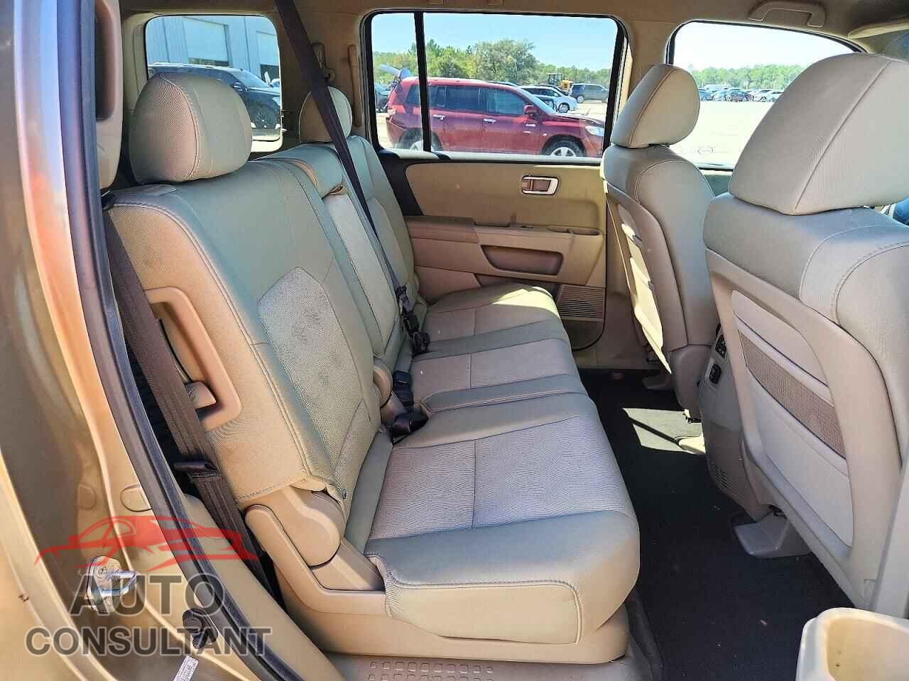 HONDA PILOT 2011 - 5FNYF4H24BB103165
