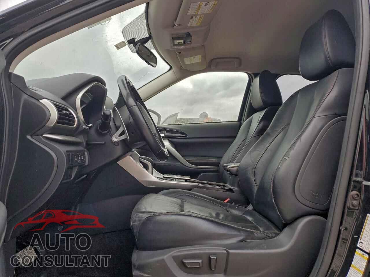 MITSUBISHI ECLIPSE 2018 - JA4AT5AA6JZ046116