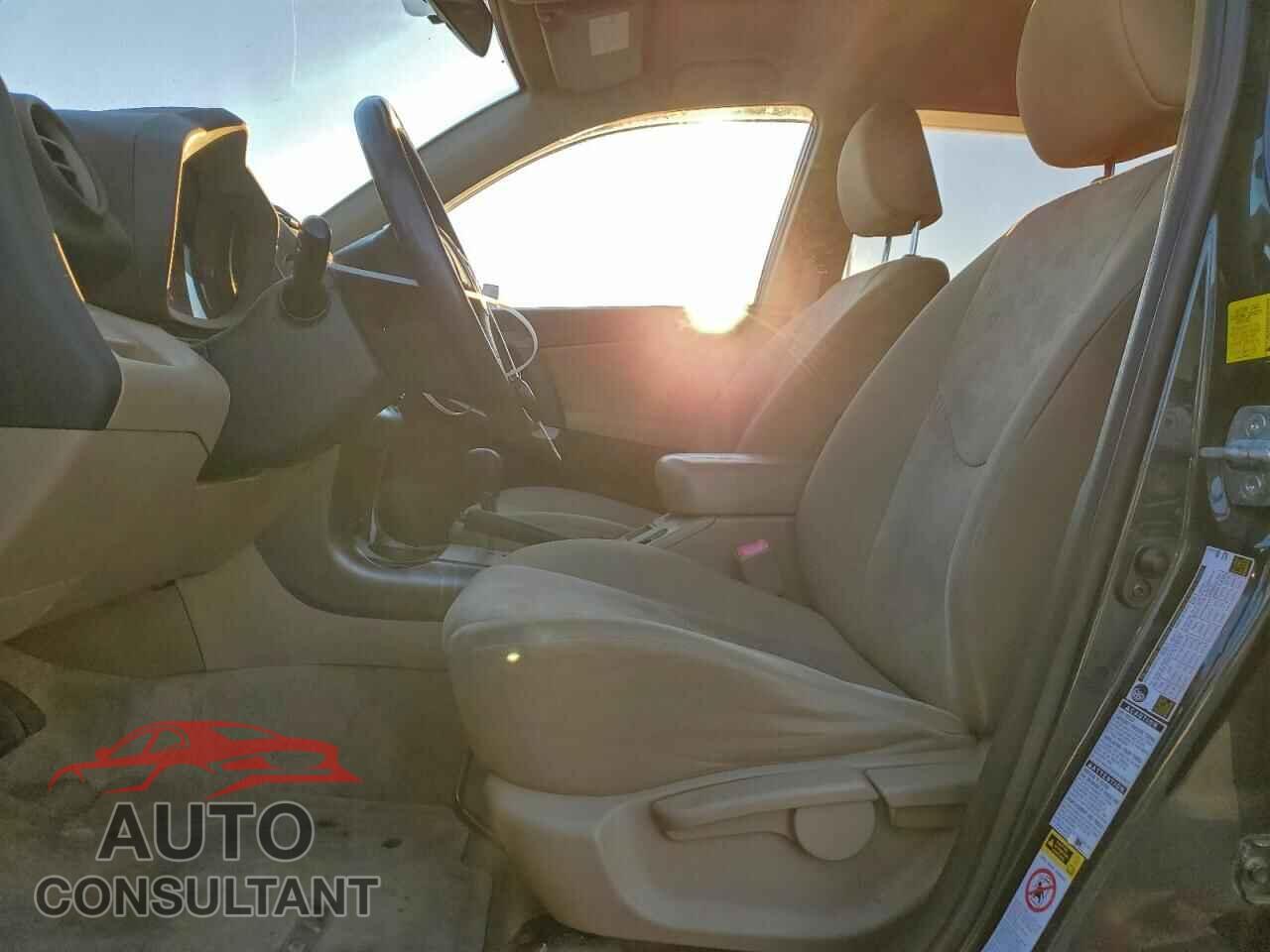 TOYOTA RAV4 2010 - JTMBF4DV5A5037067