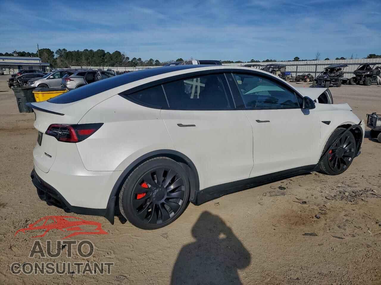 TESLA MODEL Y 2023 - 7SAYGDEF5PF669415