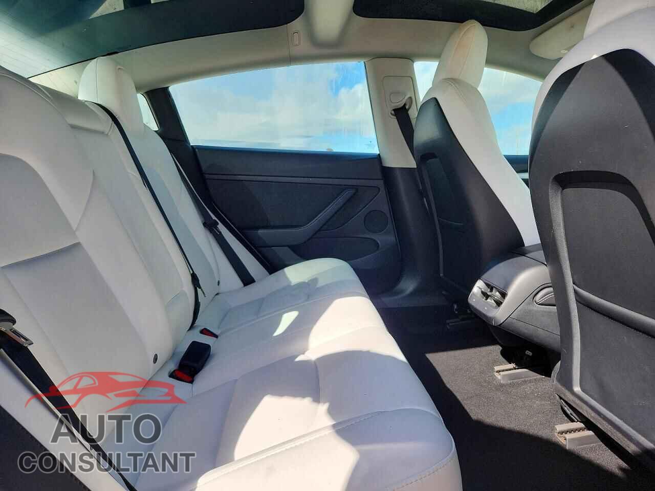 TESLA MODEL 3 2022 - 5YJ3E1EA2NF233277