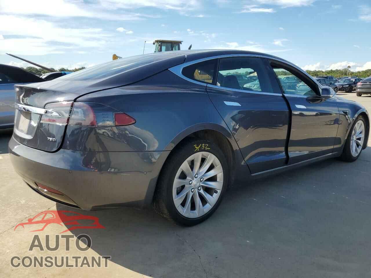 TESLA MODEL S 2018 - 5YJSA1E28JF297818
