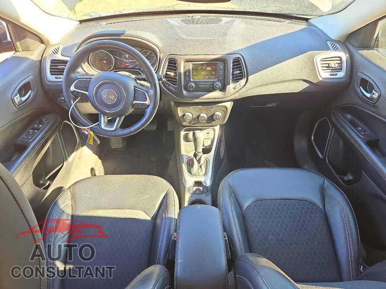JEEP COMPASS 2018 - 3C4NJDBB5JT403548