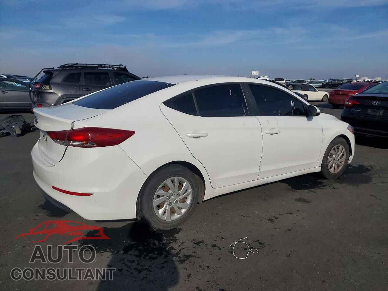 HYUNDAI ELANTRA 2018 - 5NPD74LF3JH347329