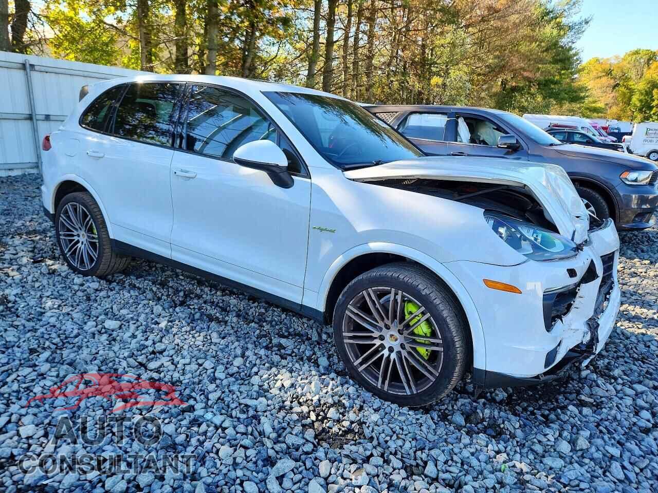 PORSCHE CAYENNE 2017 - WP1AE2A26HLA71214