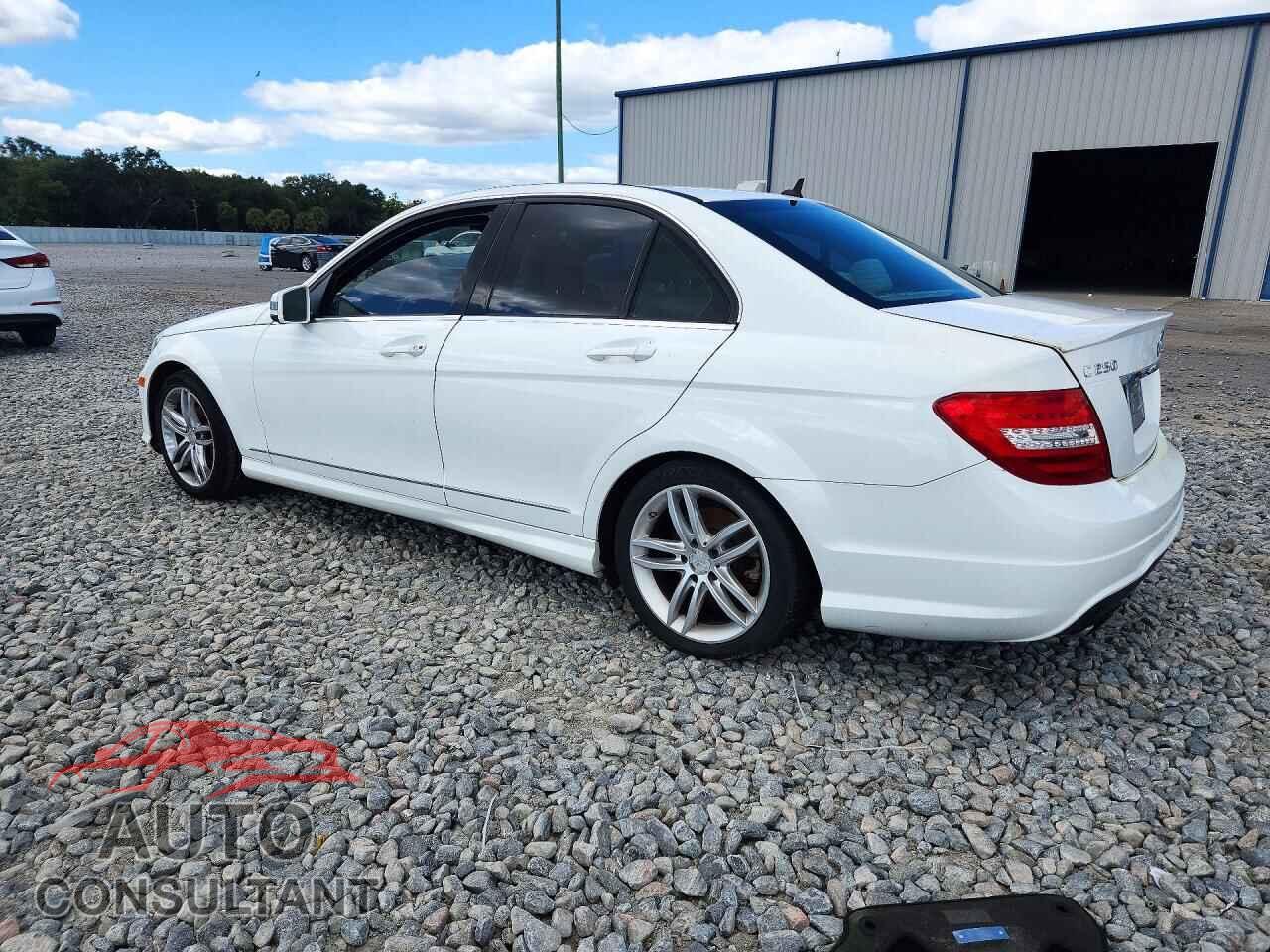 MERCEDES-BENZ C-CLASS 2013 - WDDGF4HB2DA830253