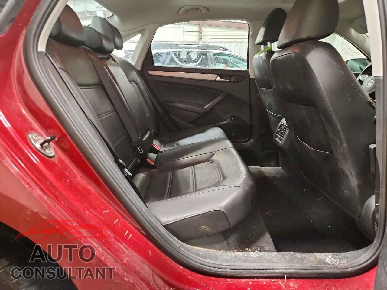 VOLKSWAGEN PASSAT 2015 - 1VWBV7A35FC010085