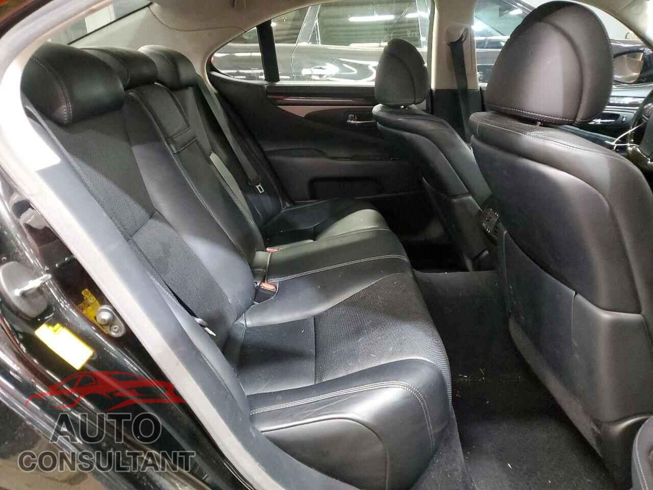 LEXUS LS460 2015 - JTHCL5EF6F5023128