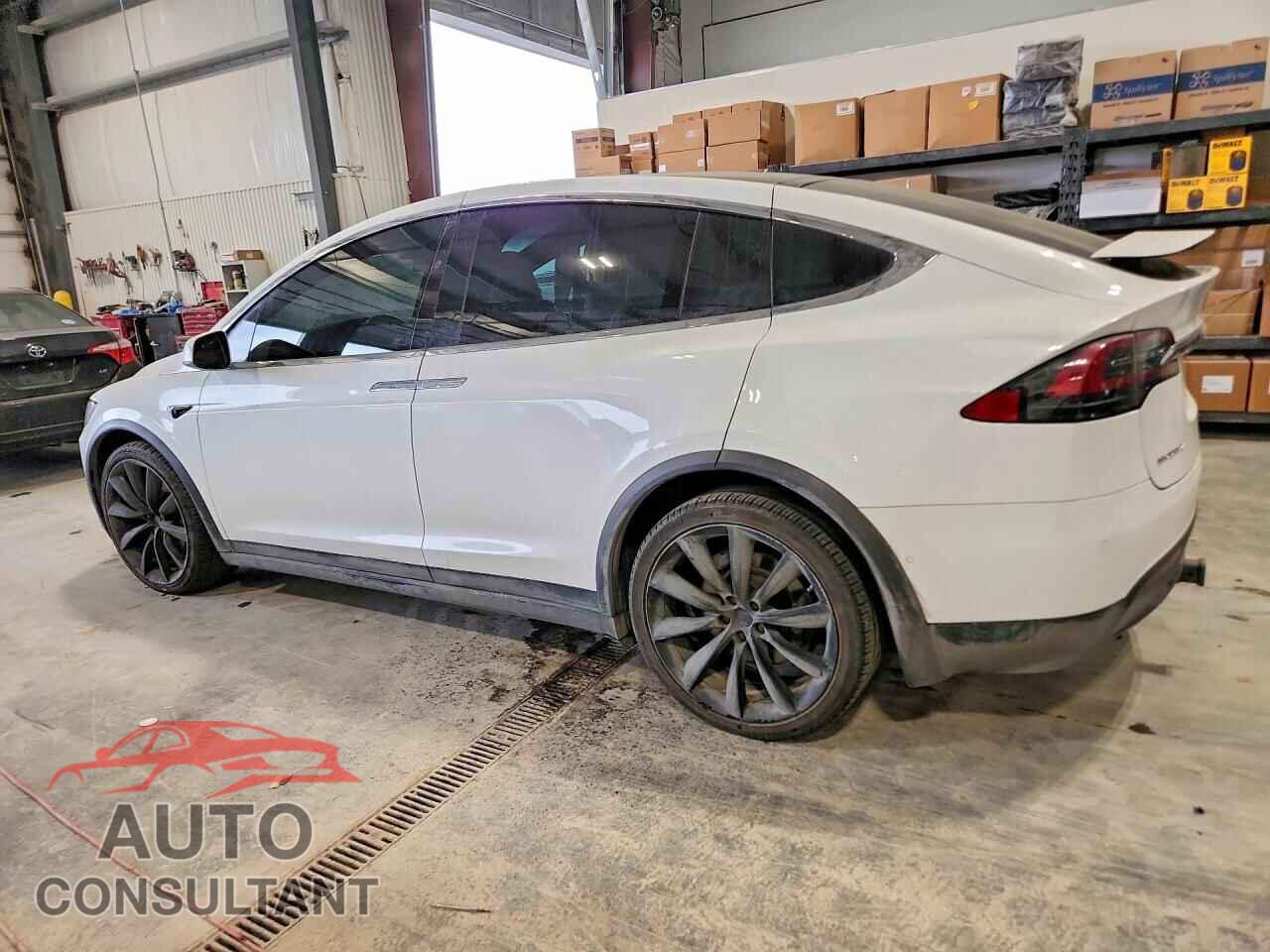 TESLA MODEL X 2017 - 5YJXCBE24HF043698