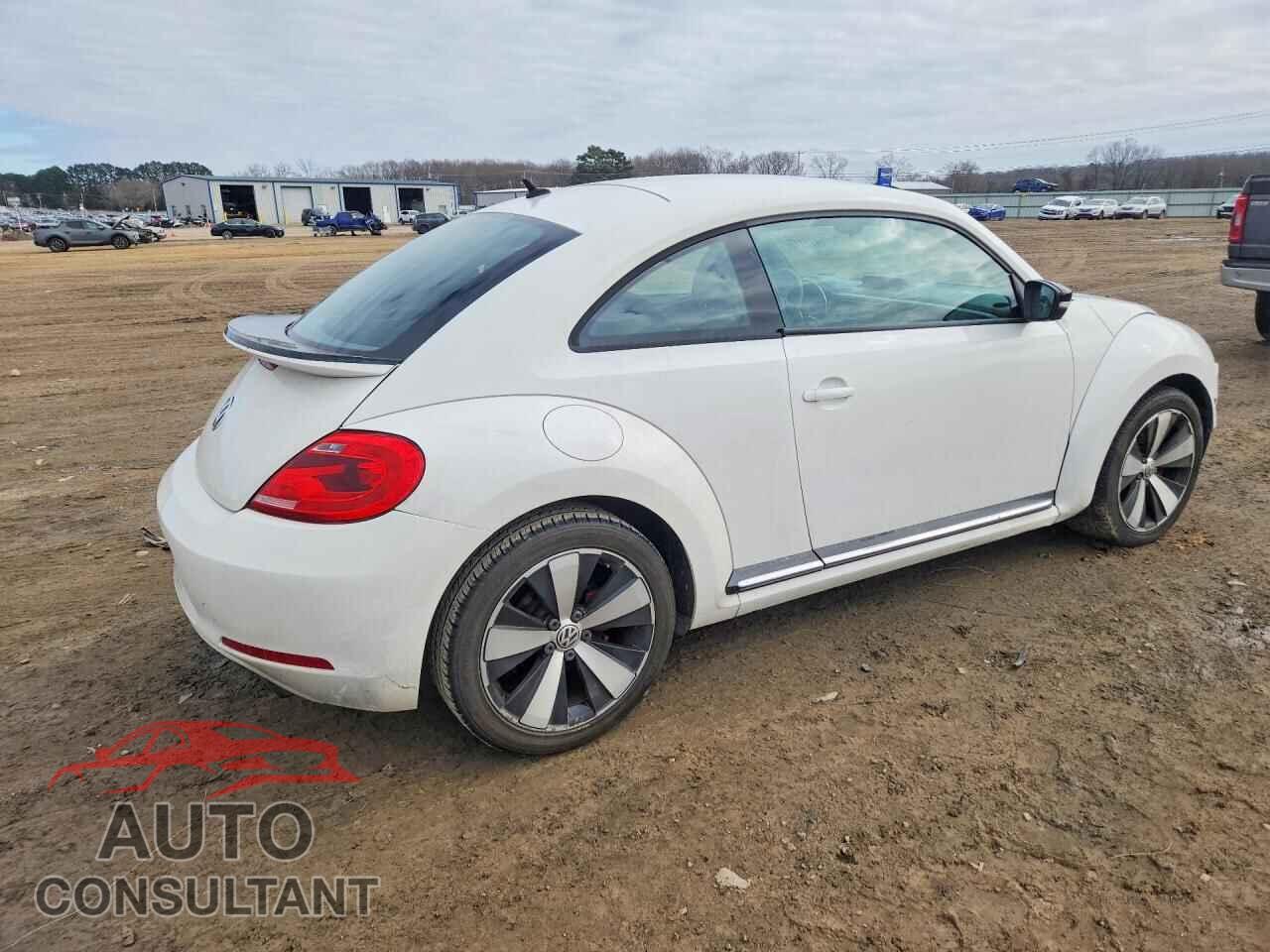 VOLKSWAGEN BEETLE 2012 - 3VWV67AT2CM664532