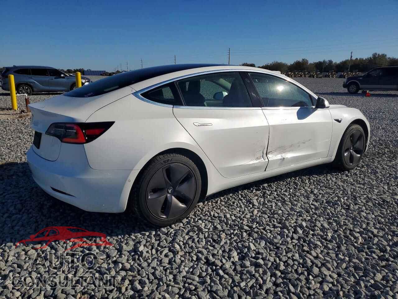TESLA MODEL 3 2019 - 5YJ3E1EA2KF208407