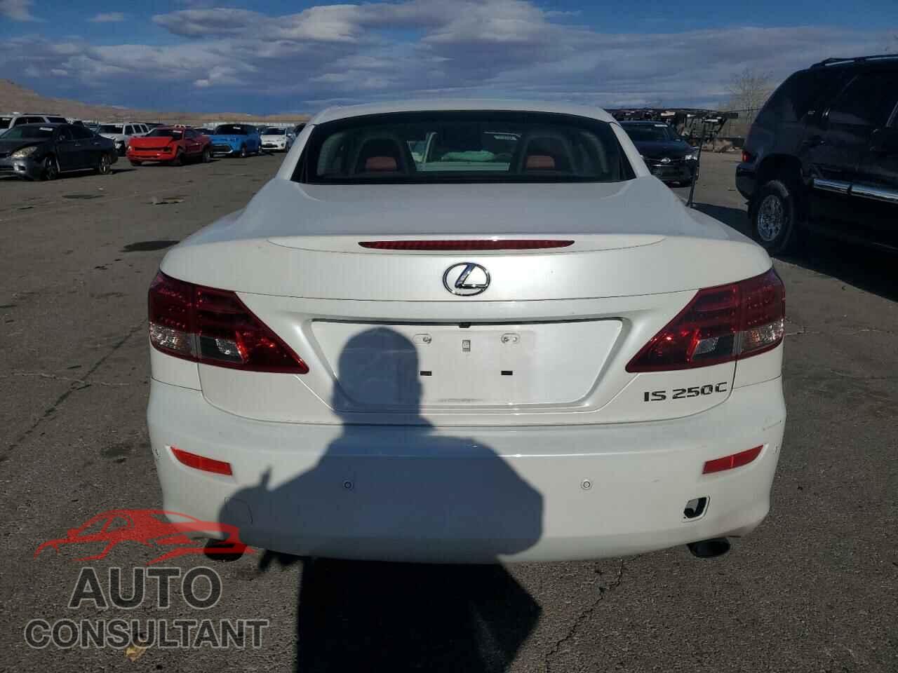 LEXUS IS 2014 - JTHFF2C24E2531732
