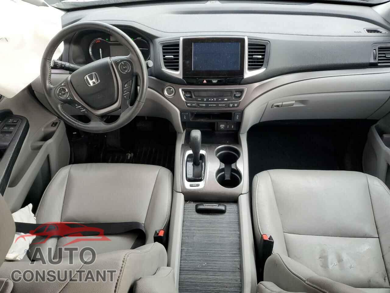 HONDA PILOT 2017 - 5FNYF5H55HB009305