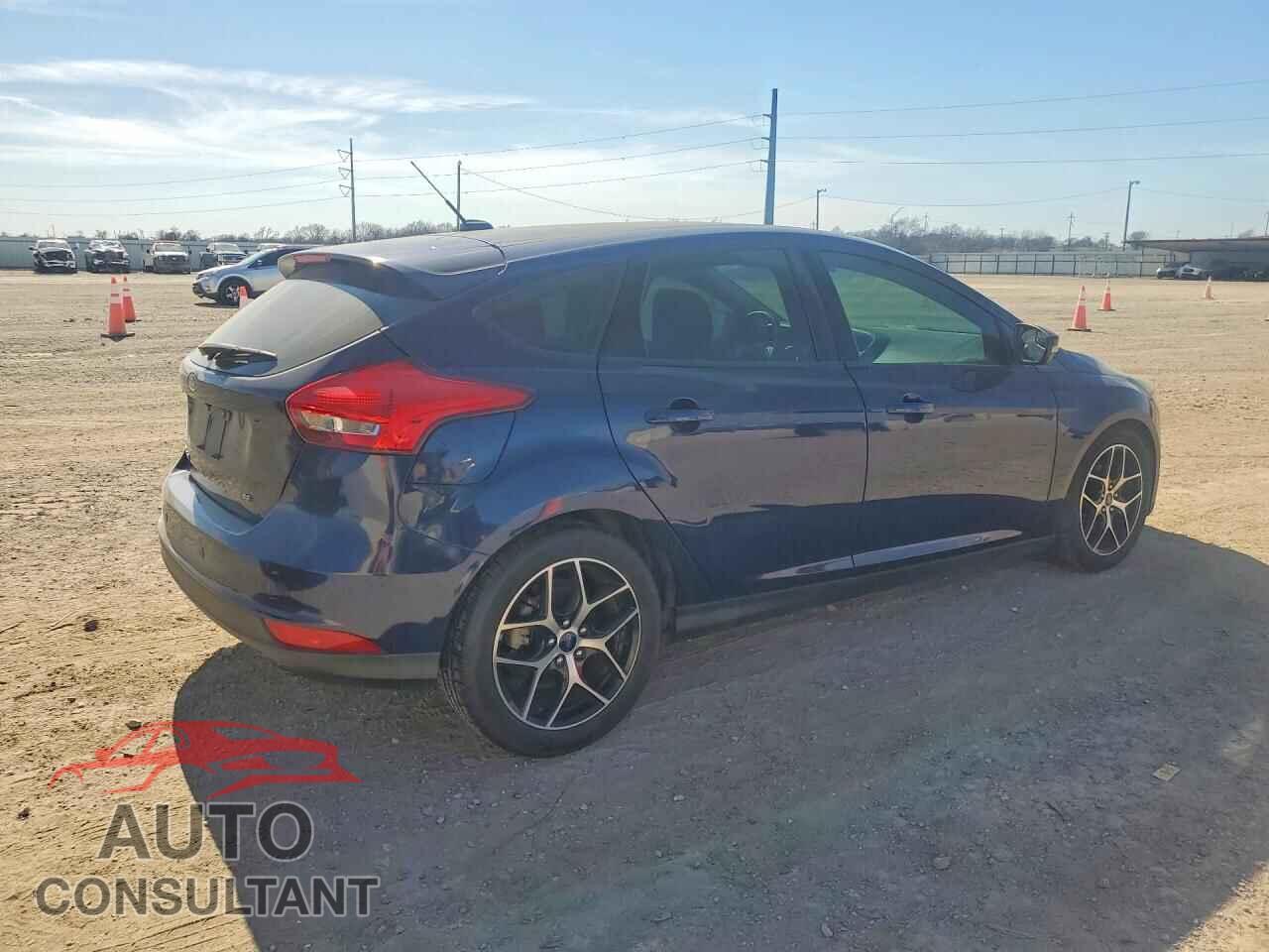 FORD FOCUS 2017 - 1FADP3M26HL342157