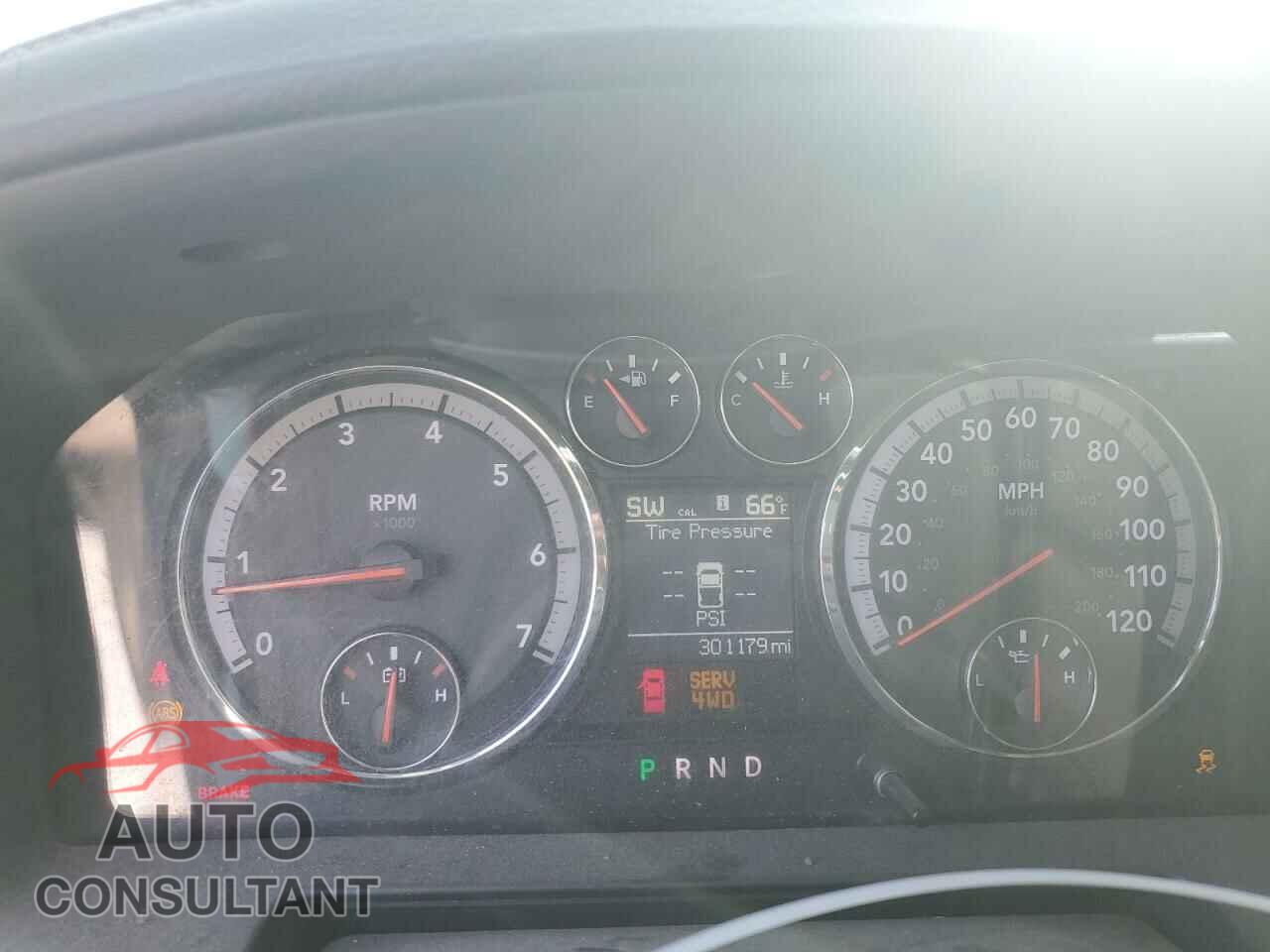 DODGE RAM 1500 2012 - 1C6RD7NT7CS223644