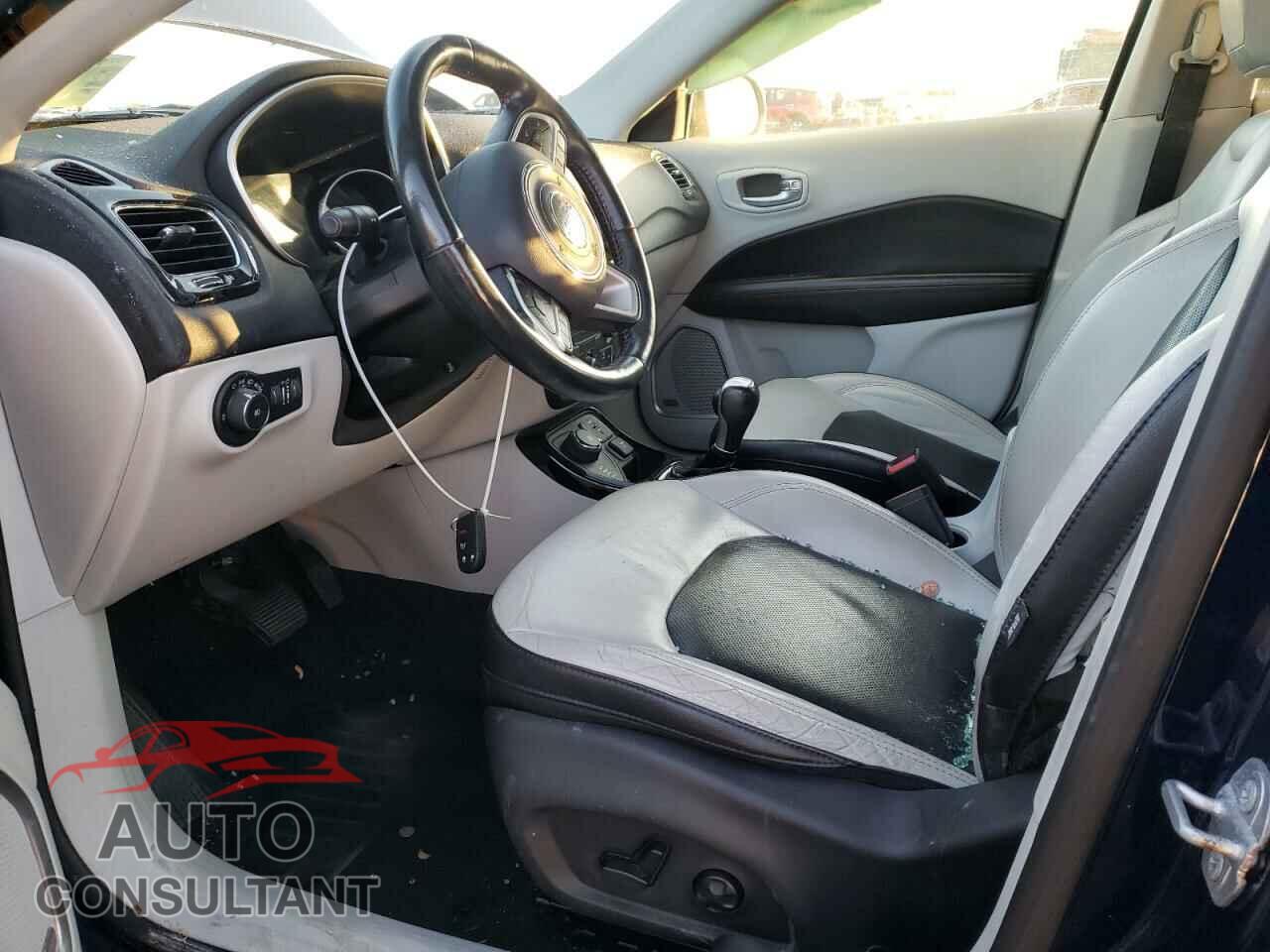 JEEP COMPASS 2018 - 3C4NJDCB5JT201579