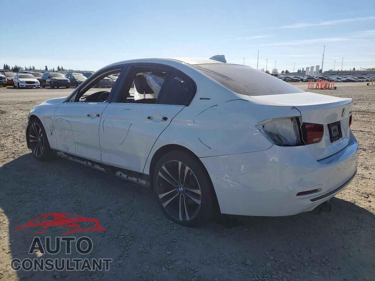 BMW 330E 2018 - WBA8E1C50JA758480