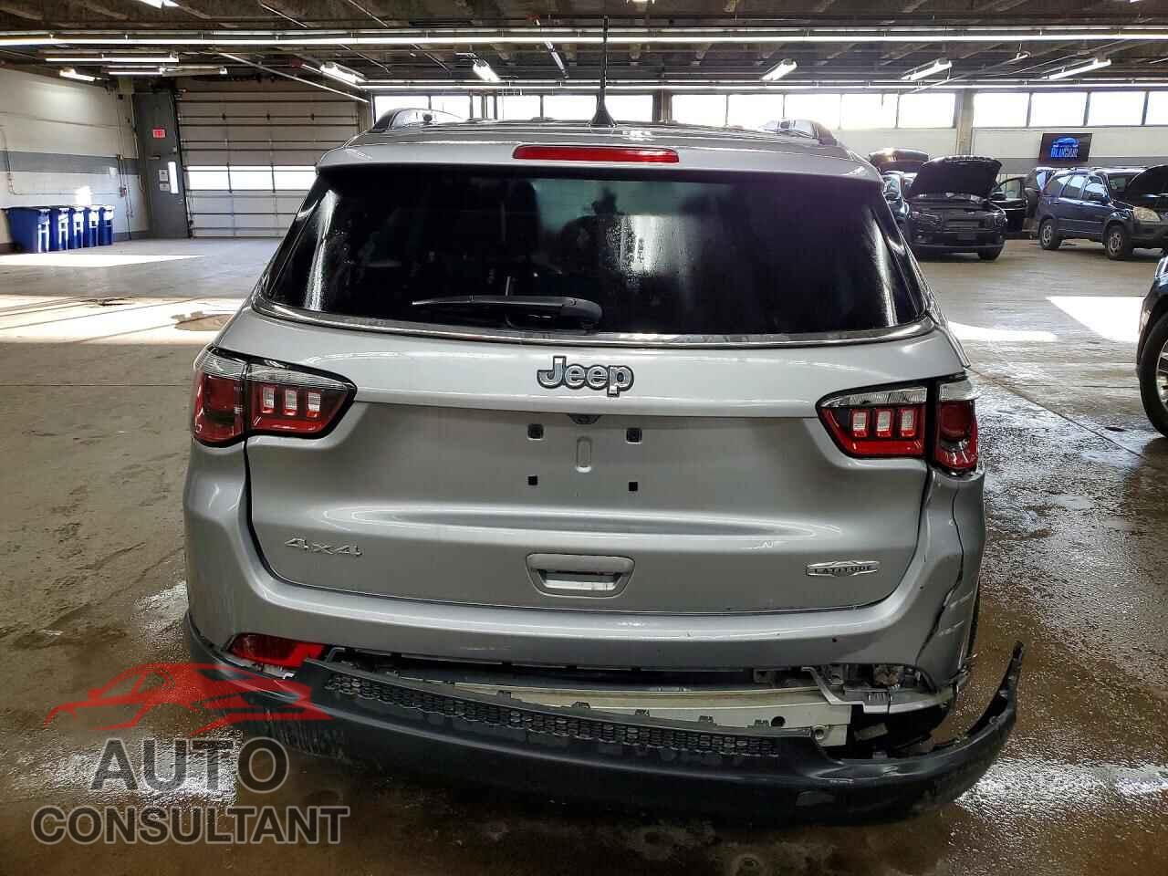 JEEP COMPASS 2018 - 3C4NJDBB8JT199683