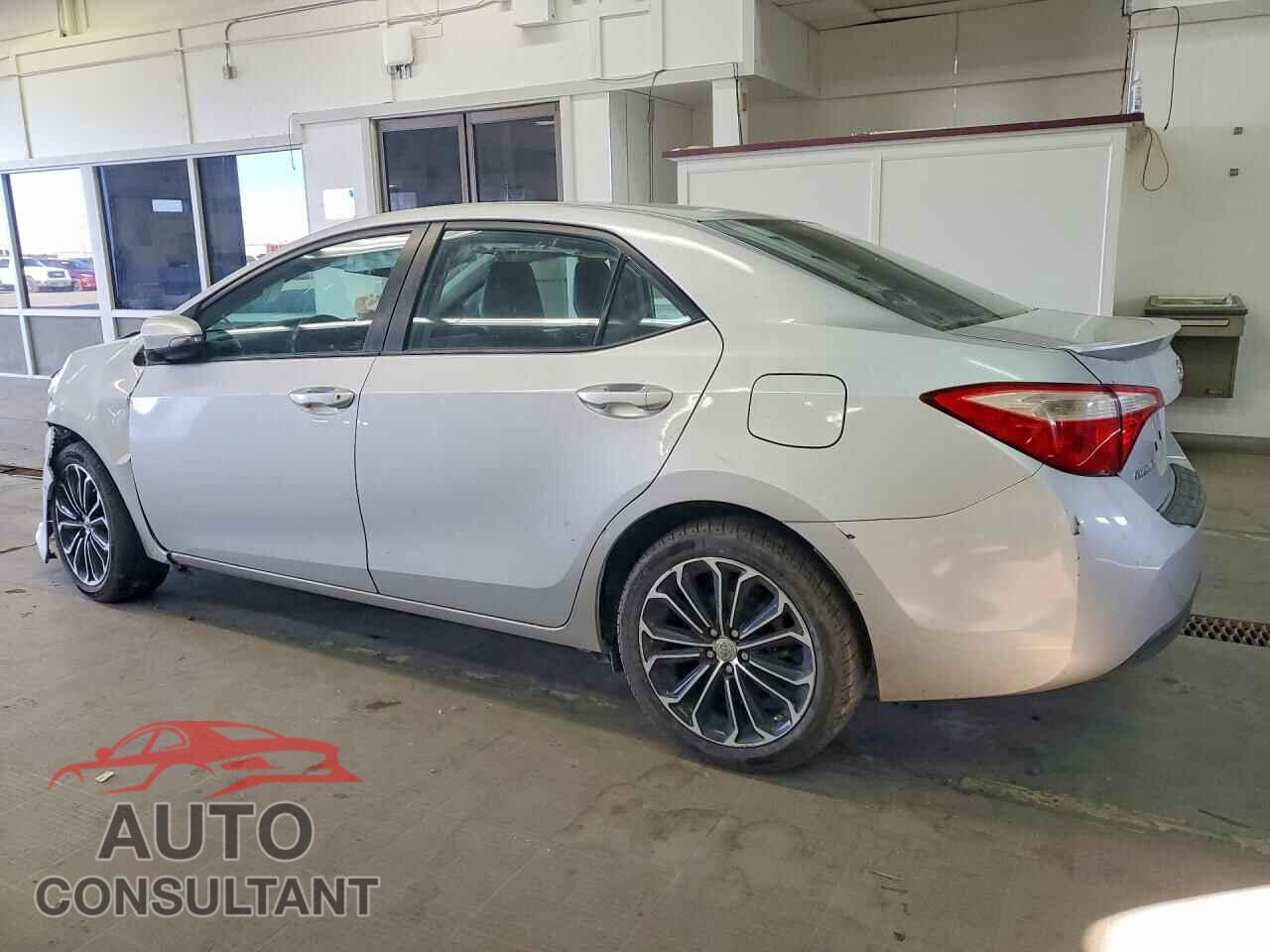 TOYOTA COROLLA 2015 - 2T1BURHE5FC372045