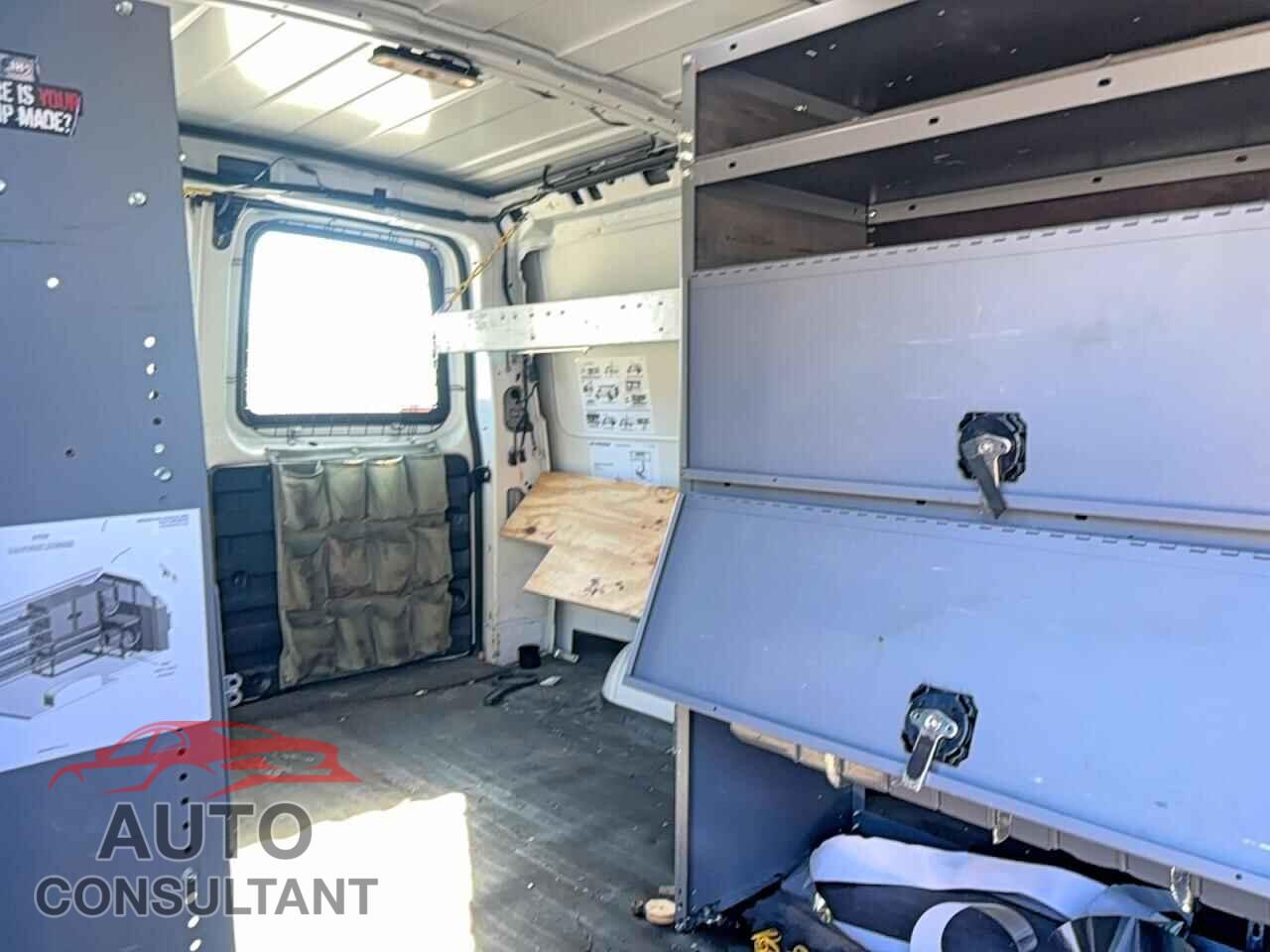 CHEVROLET EXPRESS 2017 - 1GCWGAFF5H1261184
