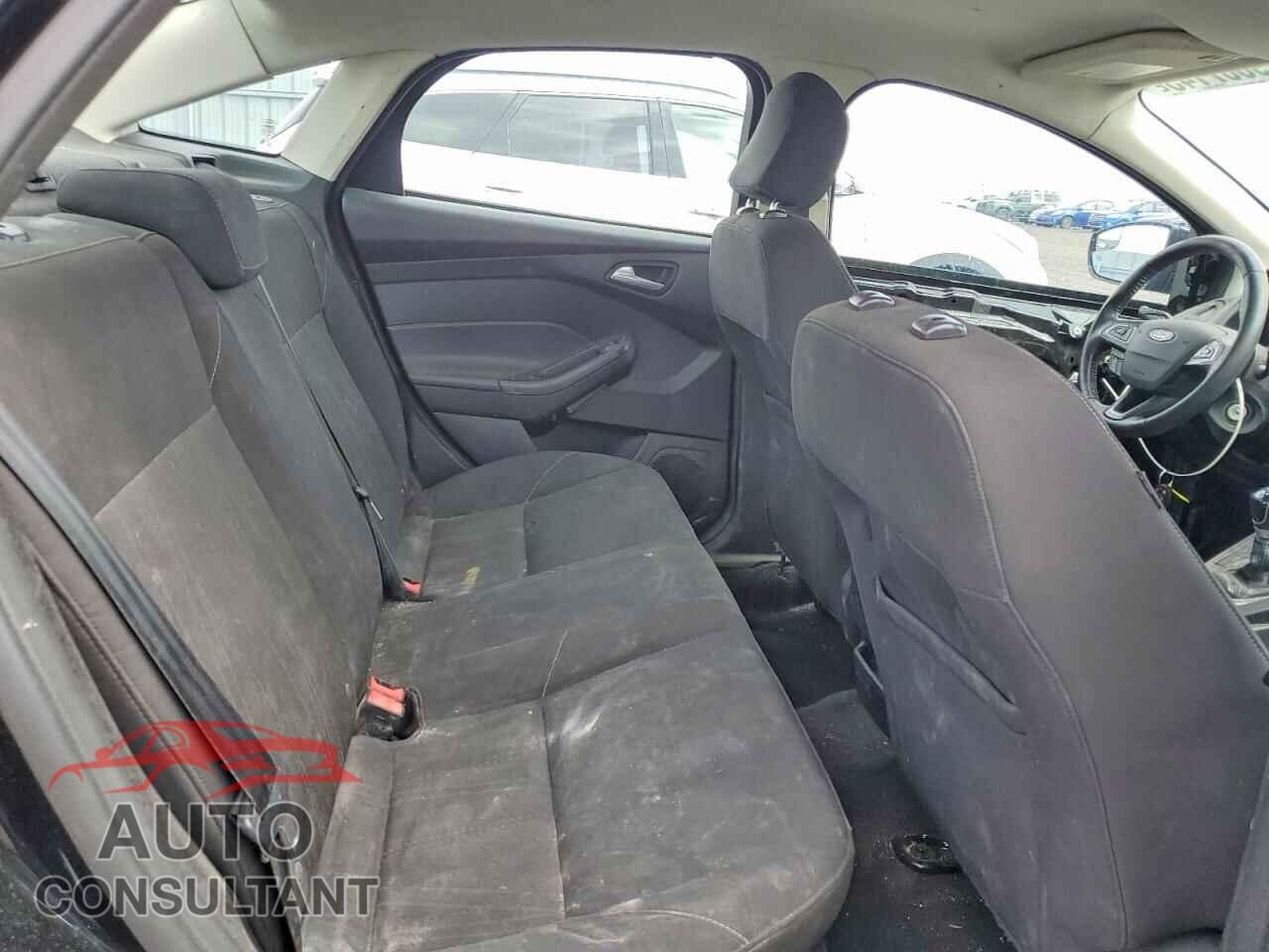 FORD FOCUS 2015 - 1FADP3F29FL296883