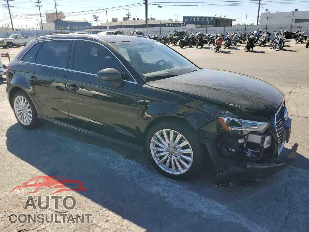AUDI A3 2017 - WAUTPBFF8HA043990
