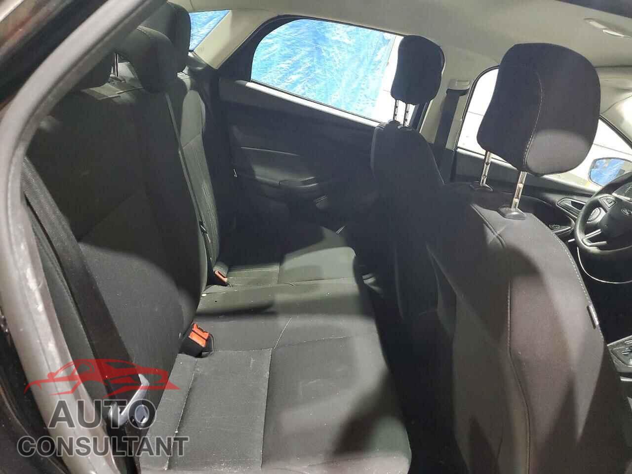 FORD FOCUS 2016 - 1FADP3E21GL384703