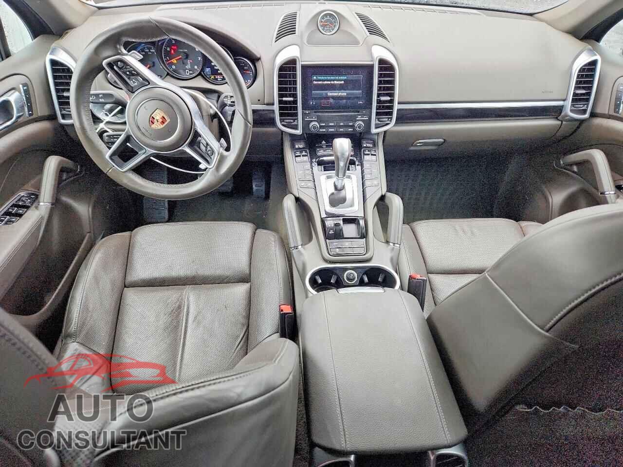 PORSCHE CAYENNE 2017 - WP1AA2A25HKA86692
