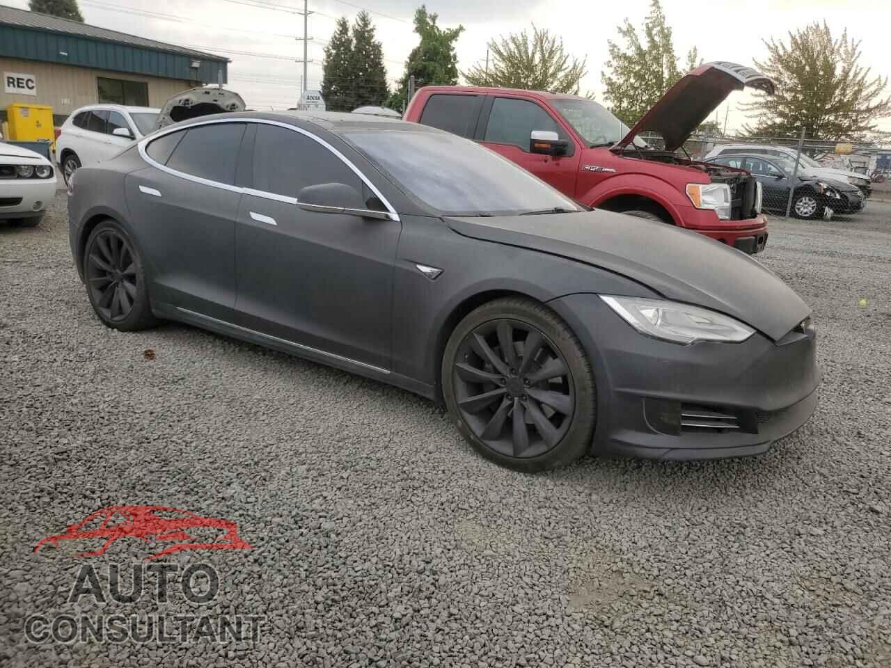 TESLA MODEL S 2013 - 5YJSA1DP2DFP11757