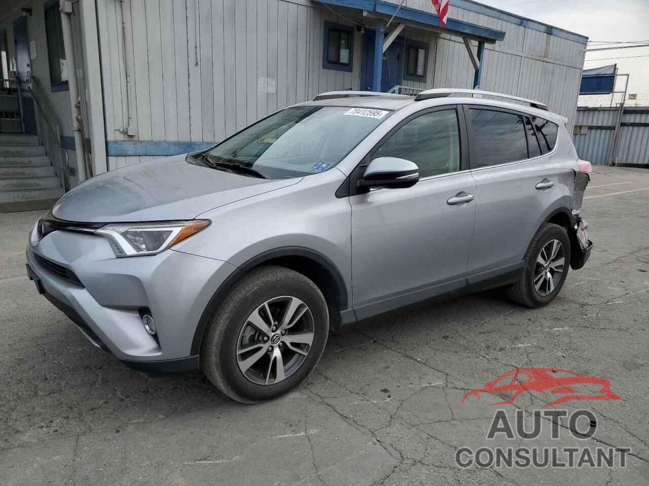 TOYOTA RAV4 2018 - JTMWFREV0JD117234