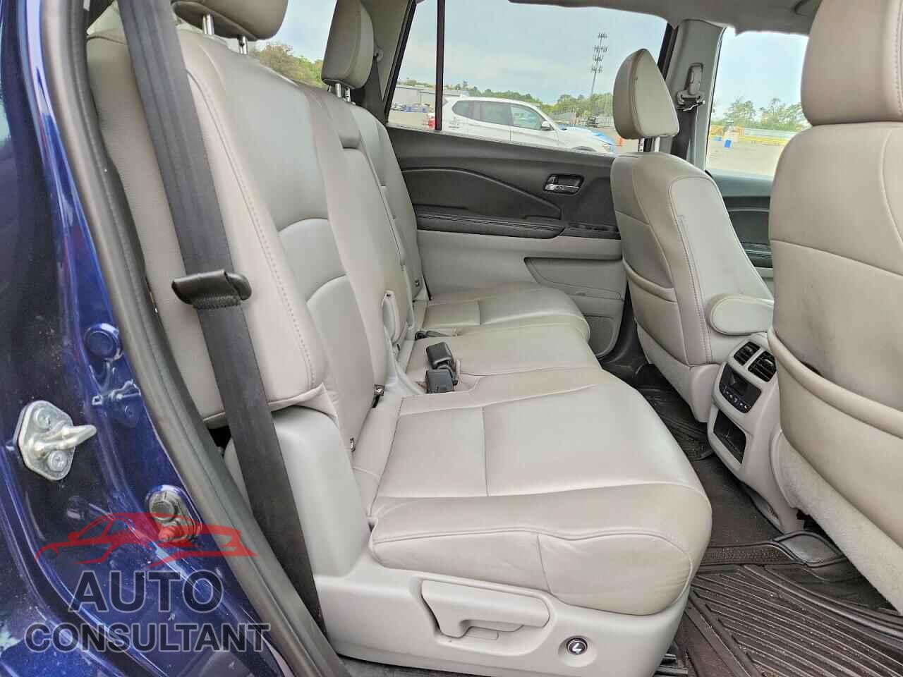 HONDA PILOT 2017 - 5FNYF6H58HB088667