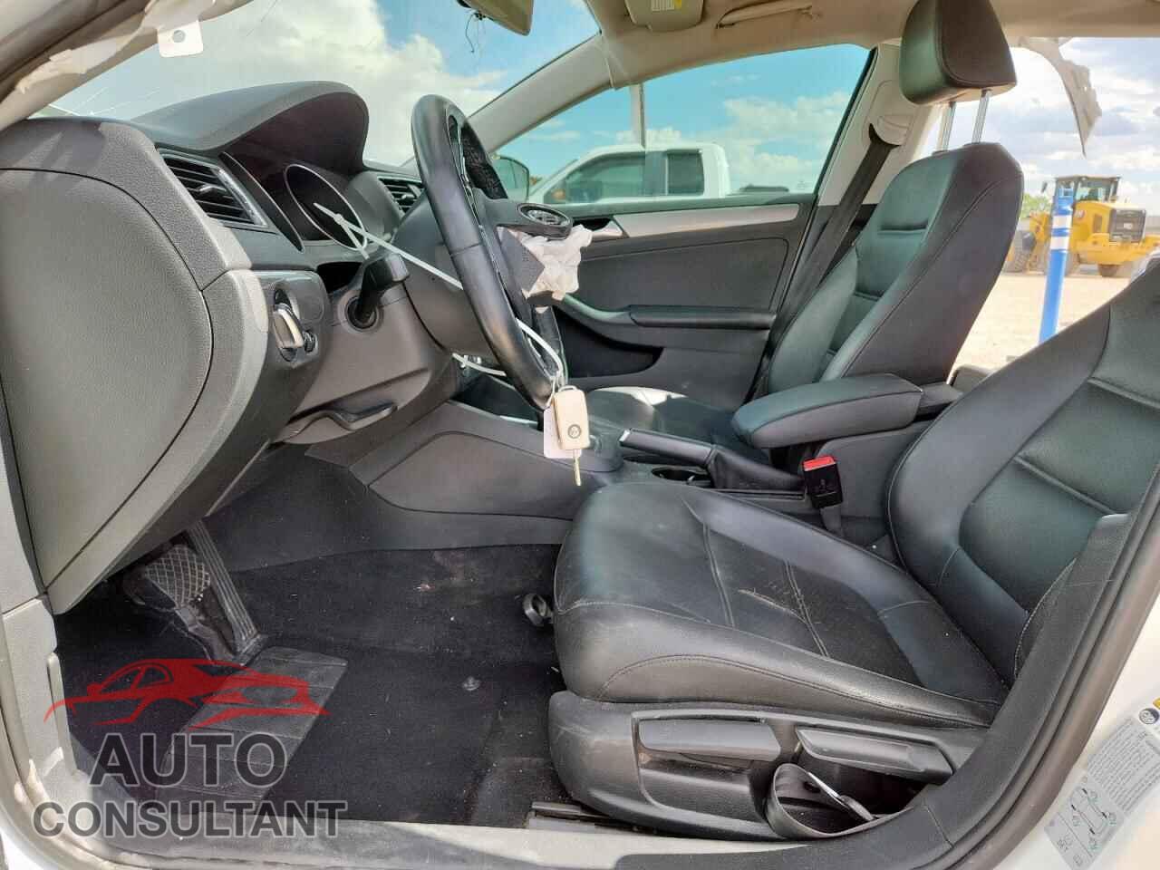 VOLKSWAGEN JETTA 2017 - 3VWDB7AJ8HM408330