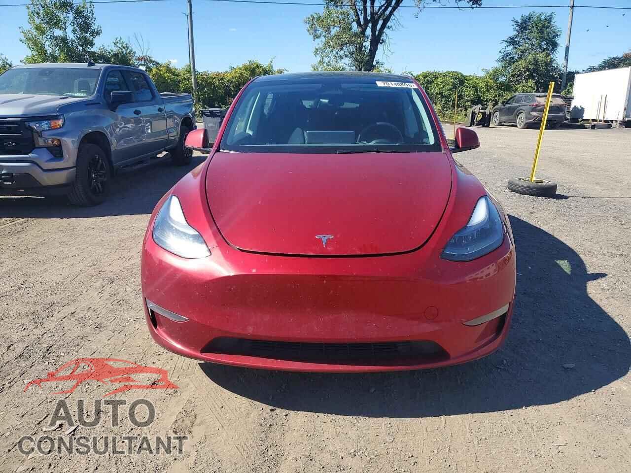 TESLA MODEL Y 2024 - 7SAYGDEE6RF017347