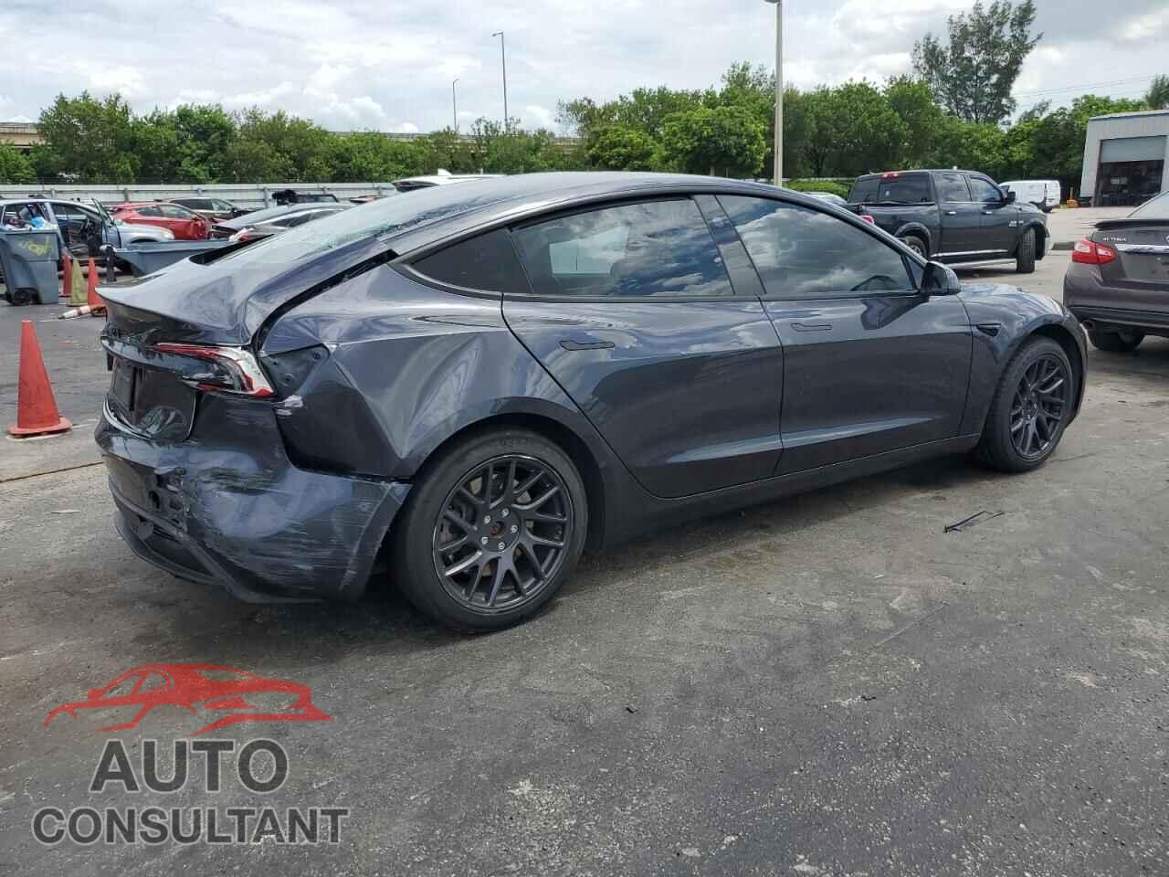 TESLA MODEL 3 2024 - 5YJ3E1EA9RF765096