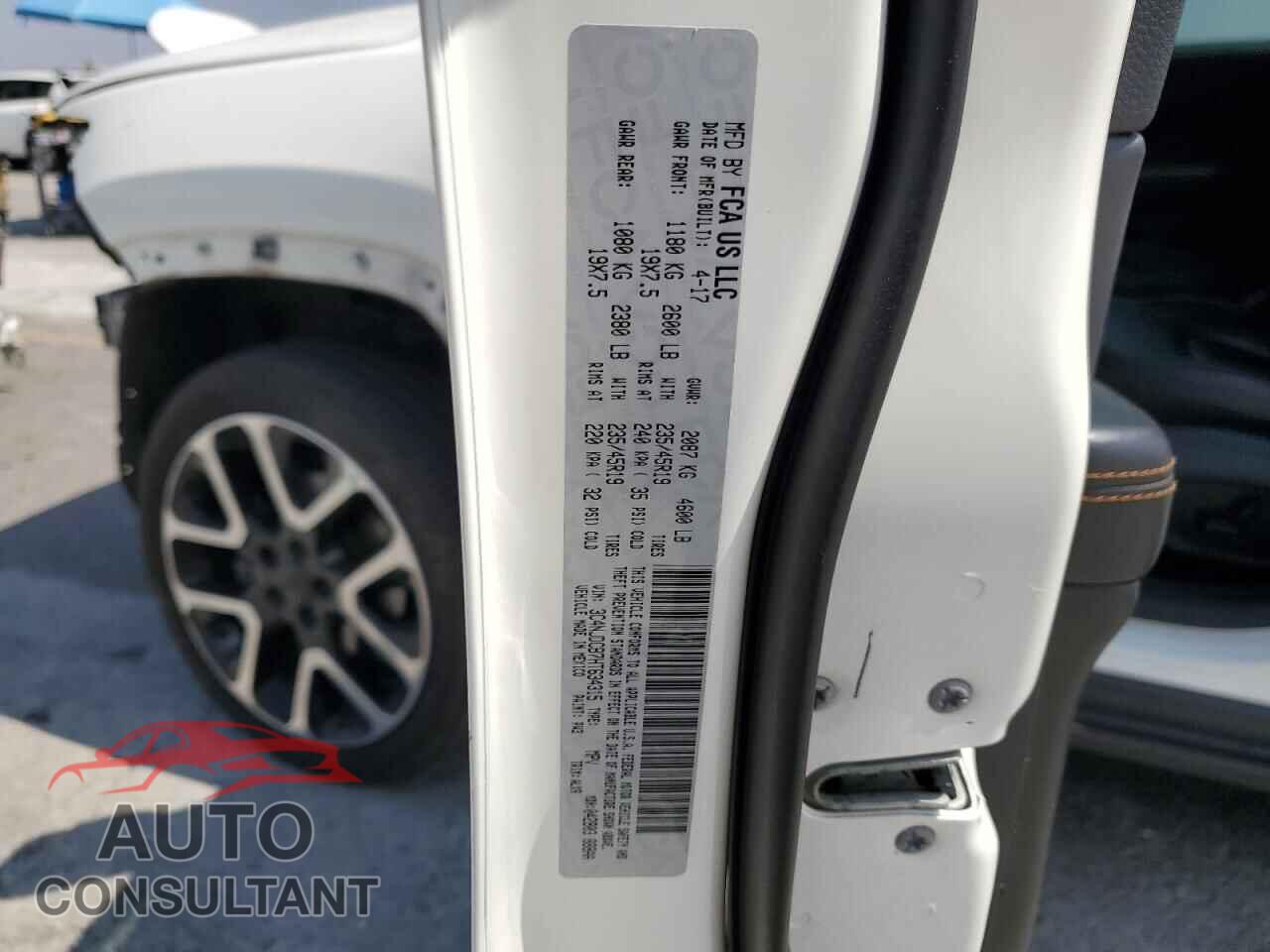 JEEP COMPASS 2017 - 3C4NJDCB7HT634315