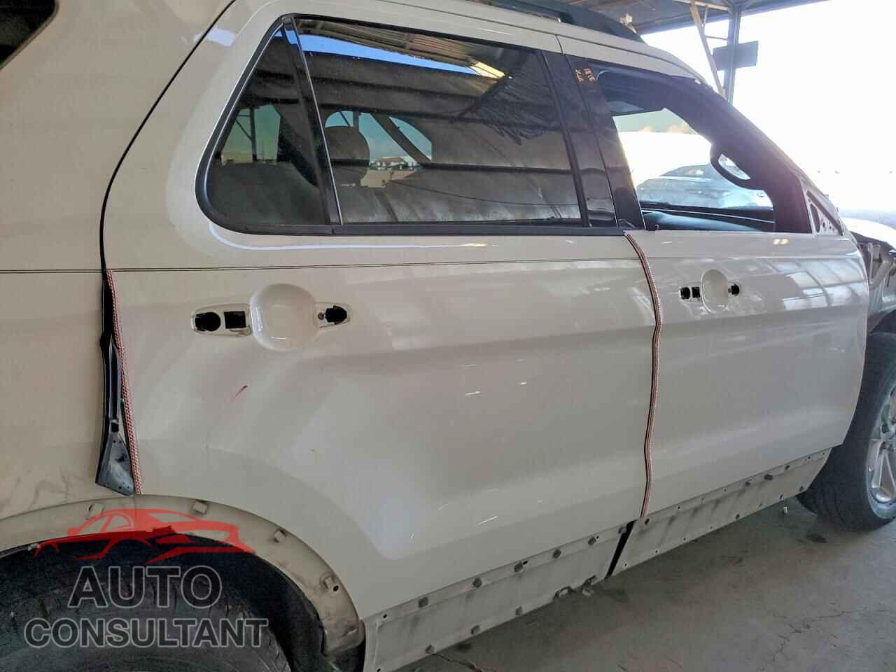 FORD EXPLORER 2015 - 1FM5K7B89FGC13326