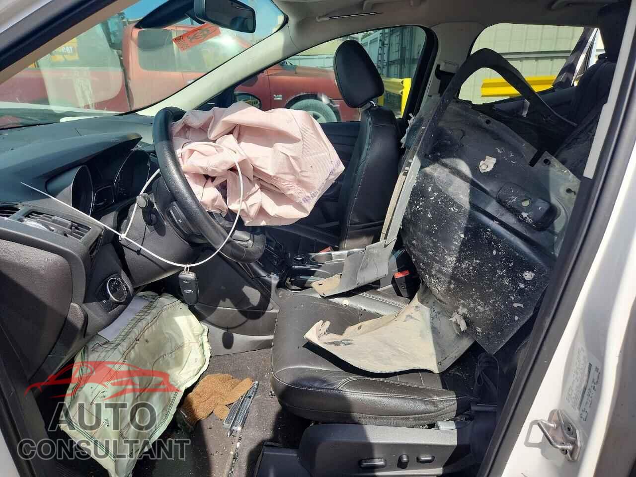 FORD ESCAPE 2015 - 1FMCU9J98FUC22012