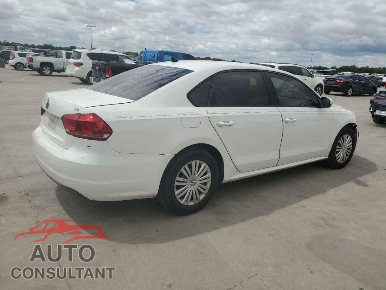 VOLKSWAGEN PASSAT 2015 - 1VWAS7A39FC022941