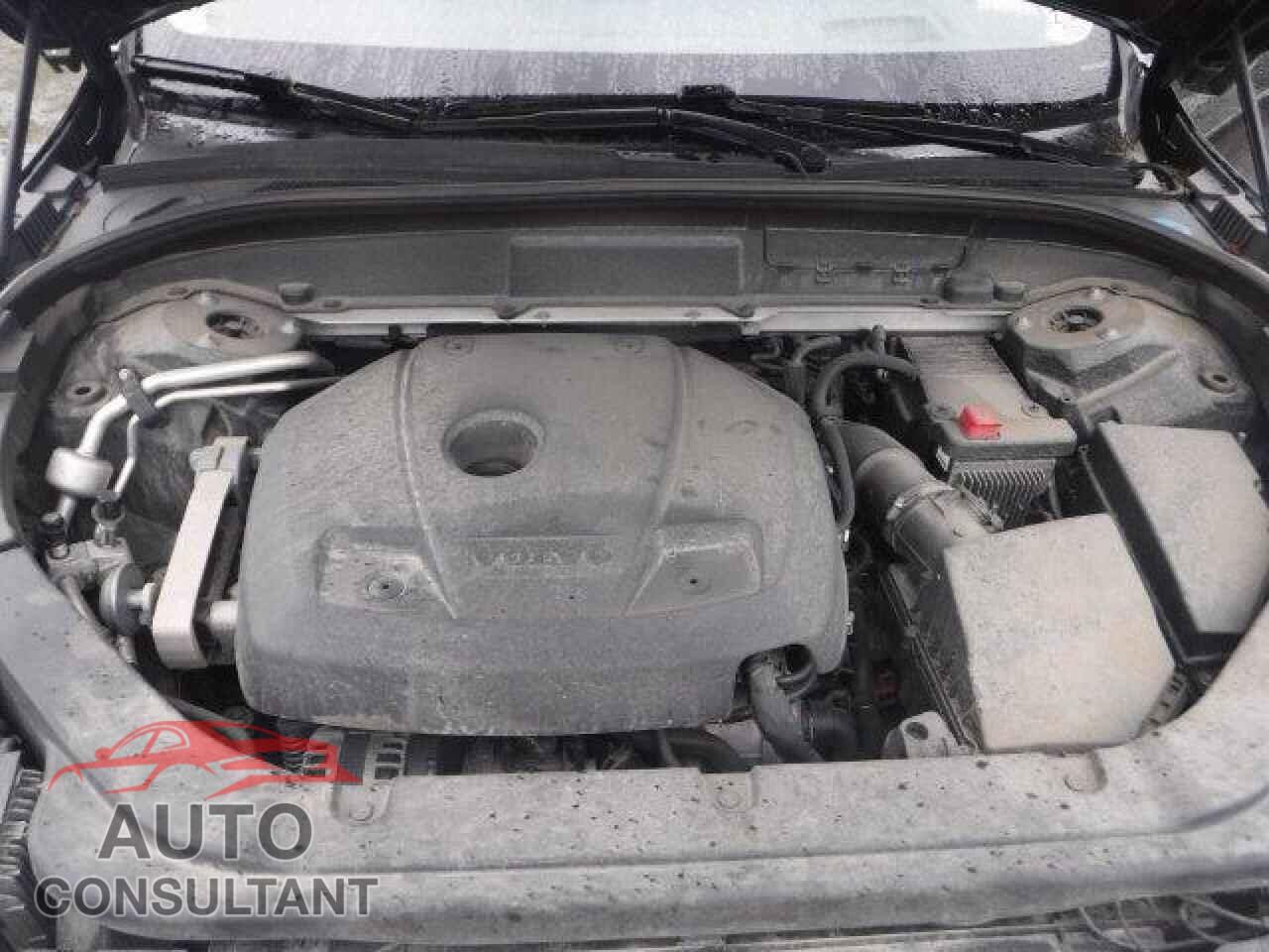 VOLVO XC60 2018 - LYV102RK5JB083305
